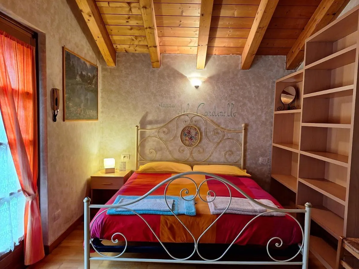Agriturismo La Ca' Vegia San Cassiano  Alloggio per agriturismo San Cassiano (Sondrio)